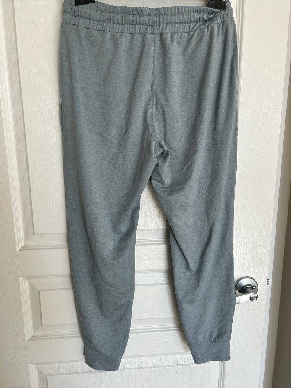 Vuori Women’s Joggers Pants - Picture 6 of 6